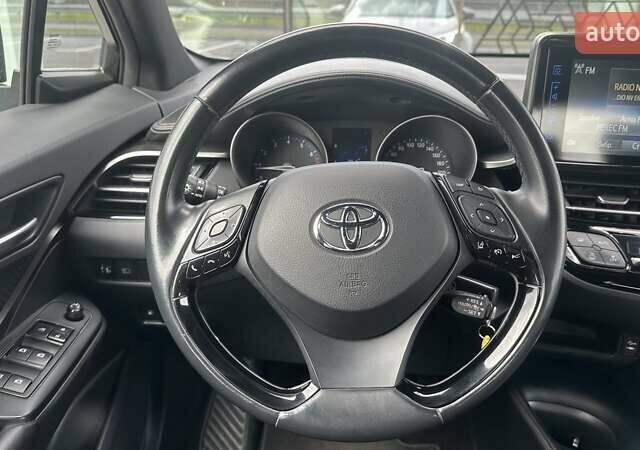 Сірий Тойота C-HR, об'ємом двигуна 1.2 л та пробігом 62 тис. км за 20933 $, фото 8 на Automoto.ua