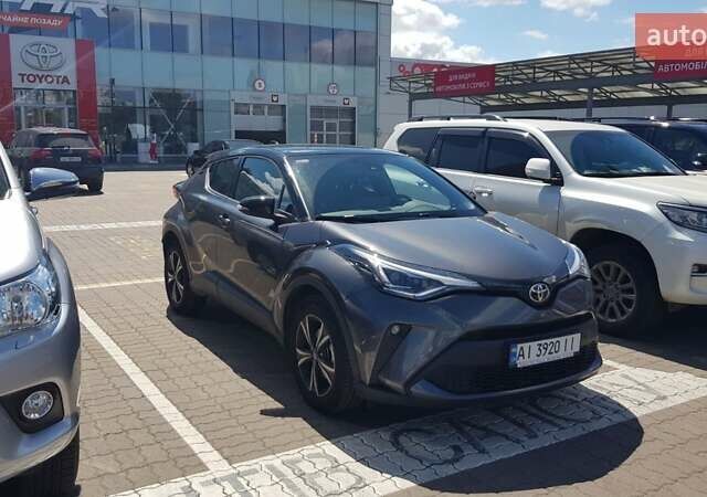 Сірий Тойота C-HR, об'ємом двигуна 1.2 л та пробігом 78 тис. км за 21300 $, фото 2 на Automoto.ua