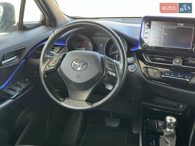 Сірий Тойота C-HR, об'ємом двигуна 2 л та пробігом 110 тис. км за 25700 $, фото 31 на Automoto.ua