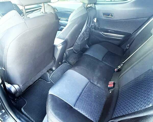 Сірий Тойота C-HR, об'ємом двигуна 1.99 л та пробігом 56 тис. км за 21500 $, фото 13 на Automoto.ua