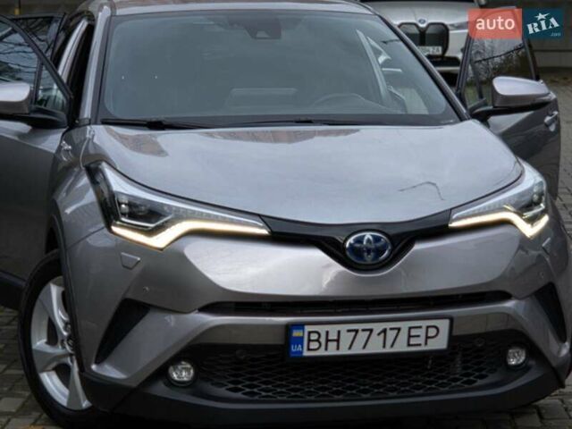 Сірий Тойота C-HR, об'ємом двигуна 1.8 л та пробігом 60 тис. км за 26500 $, фото 12 на Automoto.ua