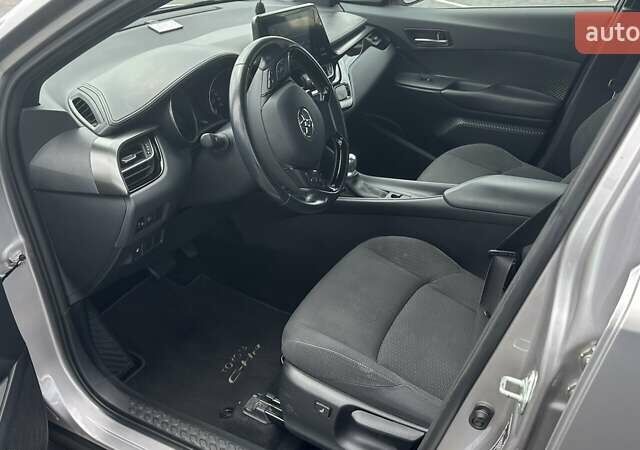 Сірий Тойота C-HR, об'ємом двигуна 1.2 л та пробігом 62 тис. км за 20933 $, фото 14 на Automoto.ua