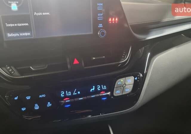 Сірий Тойота C-HR, об'ємом двигуна 1.8 л та пробігом 86 тис. км за 23800 $, фото 13 на Automoto.ua