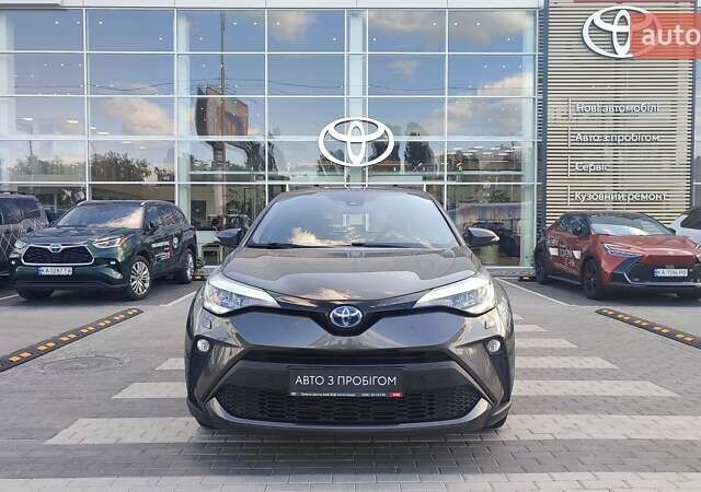 Сірий Тойота C-HR, об'ємом двигуна 1.8 л та пробігом 89 тис. км за 26391 $, фото 4 на Automoto.ua