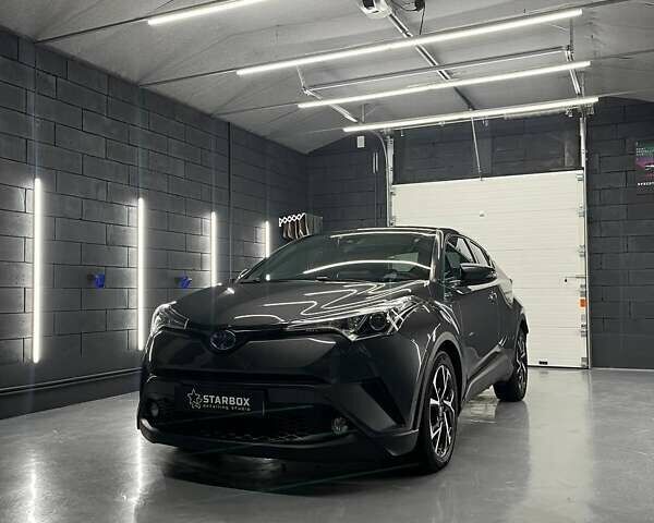 Серый Тойота C-HR, объемом двигателя 1.8 л и пробегом 16 тыс. км за 24999 $, фото 3 на Automoto.ua