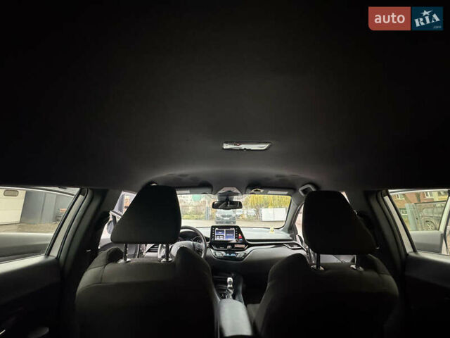 Серый Тойота C-HR, объемом двигателя 1.99 л и пробегом 80 тыс. км за 20500 $, фото 16 на Automoto.ua