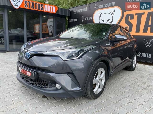 Серый Тойота C-HR, объемом двигателя 1.8 л и пробегом 128 тыс. км за 21300 $, фото 2 на Automoto.ua