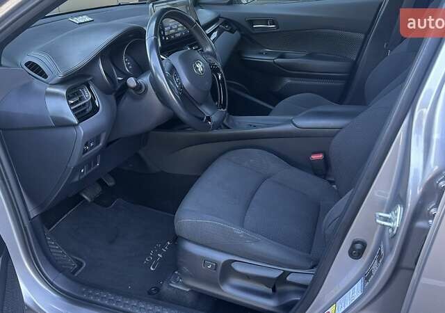 Серый Тойота C-HR, объемом двигателя 1.2 л и пробегом 62 тыс. км за 20077 $, фото 18 на Automoto.ua