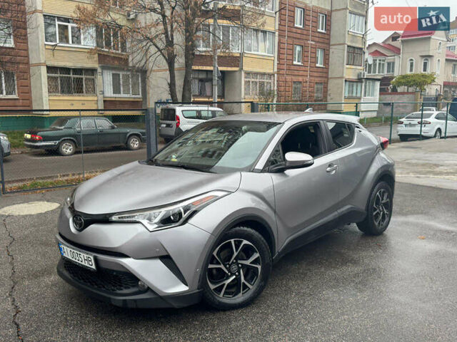Серый Тойота C-HR, объемом двигателя 1.99 л и пробегом 80 тыс. км за 20500 $, фото 1 на Automoto.ua