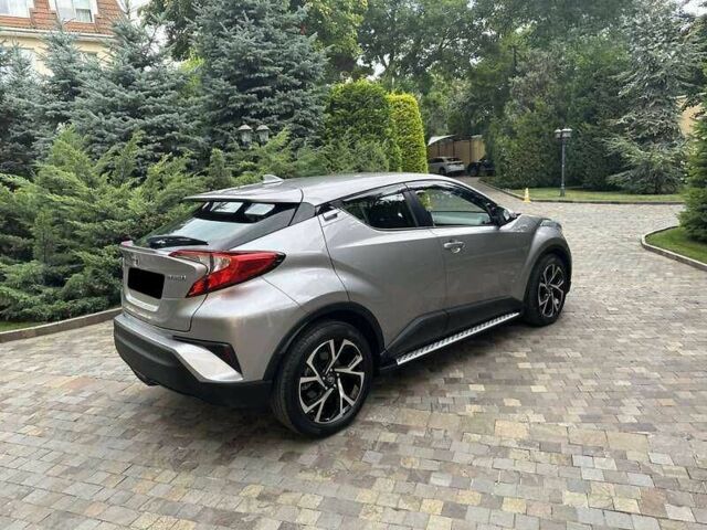 Серый Тойота C-HR, объемом двигателя 1.8 л и пробегом 77 тыс. км за 17900 $, фото 5 на Automoto.ua