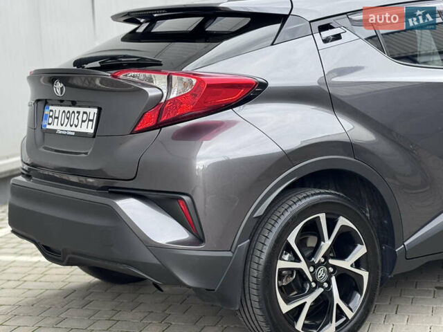 Серый Тойота C-HR, объемом двигателя 1.99 л и пробегом 136 тыс. км за 19300 $, фото 14 на Automoto.ua