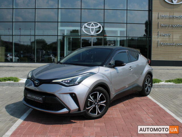 Серый Тойота C-HR, объемом двигателя 2 л и пробегом 53 тыс. км за 27805 $, фото 4 на Automoto.ua