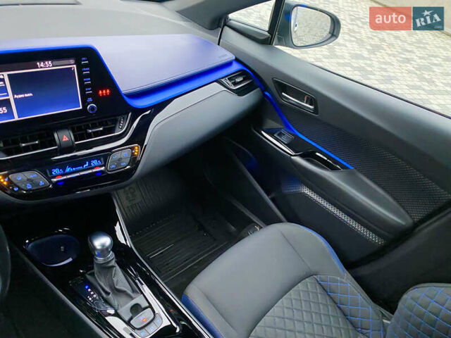 Серый Тойота C-HR, объемом двигателя 2 л и пробегом 76 тыс. км за 27000 $, фото 16 на Automoto.ua