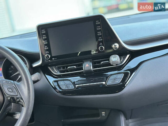 Серый Тойота C-HR, объемом двигателя 1.99 л и пробегом 60 тыс. км за 22500 $, фото 31 на Automoto.ua