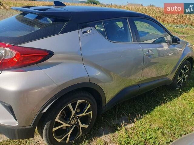 Серый Тойота C-HR, объемом двигателя 2 л и пробегом 52 тыс. км за 16699 $, фото 3 на Automoto.ua