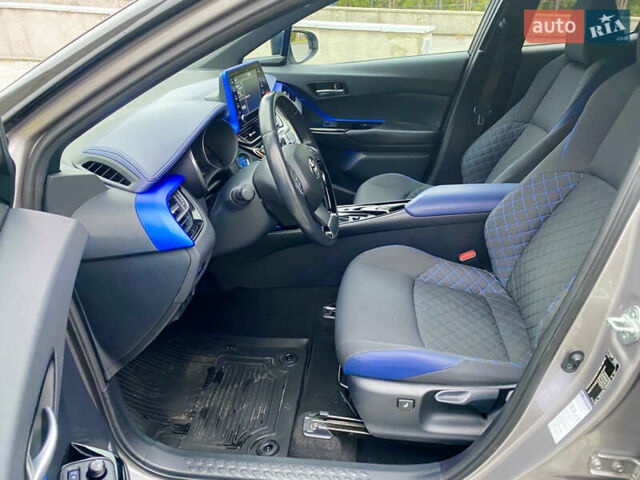 Серый Тойота C-HR, объемом двигателя 2 л и пробегом 76 тыс. км за 27000 $, фото 21 на Automoto.ua
