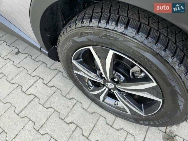Серый Тойота C-HR, объемом двигателя 1.2 л и пробегом 60 тыс. км за 21900 $, фото 8 на Automoto.ua