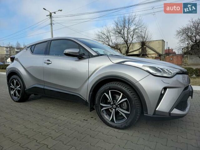 Серый Тойота C-HR, объемом двигателя 1.2 л и пробегом 60 тыс. км за 21900 $, фото 3 на Automoto.ua