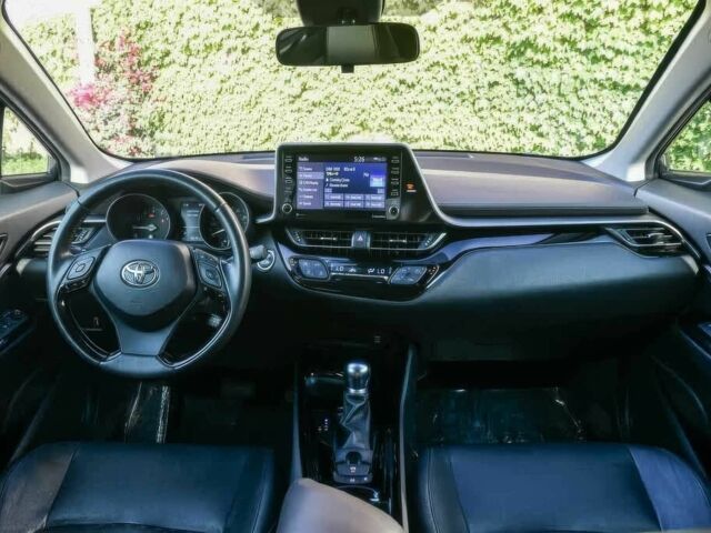 Серый Тойота C-HR, объемом двигателя 2 л и пробегом 33 тыс. км за 8400 $, фото 10 на Automoto.ua