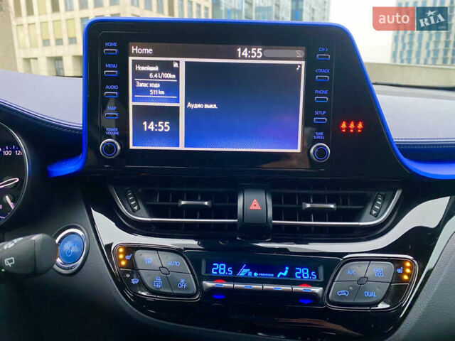 Серый Тойота C-HR, объемом двигателя 2 л и пробегом 76 тыс. км за 27000 $, фото 15 на Automoto.ua