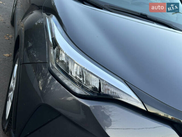 Серый Тойота C-HR, объемом двигателя 1.99 л и пробегом 60 тыс. км за 22500 $, фото 16 на Automoto.ua