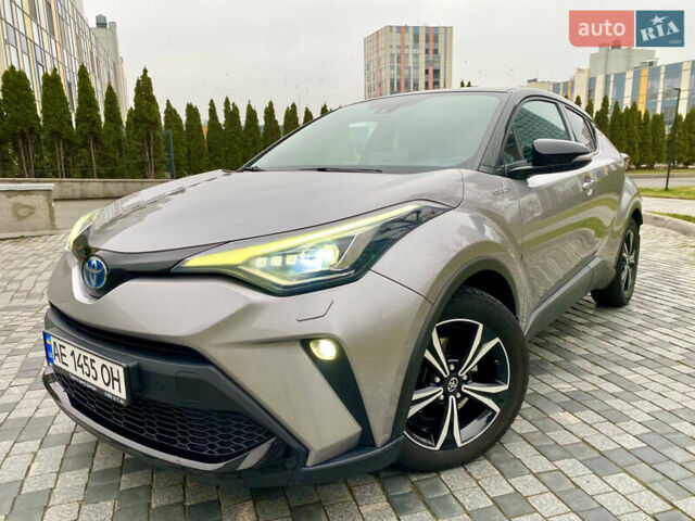 Серый Тойота C-HR, объемом двигателя 2 л и пробегом 76 тыс. км за 27000 $, фото 1 на Automoto.ua