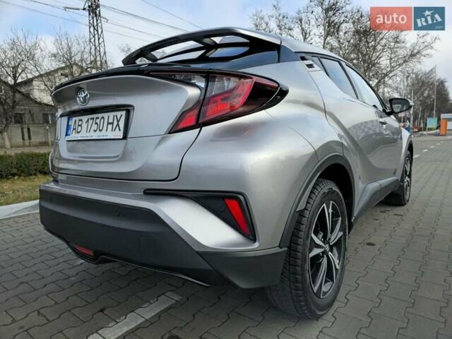 Серый Тойота C-HR, объемом двигателя 1.2 л и пробегом 60 тыс. км за 21900 $, фото 23 на Automoto.ua