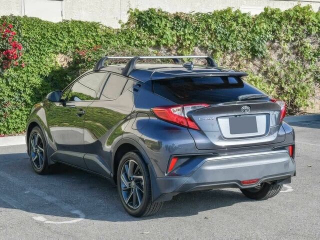 Серый Тойота C-HR, объемом двигателя 2 л и пробегом 33 тыс. км за 8400 $, фото 2 на Automoto.ua