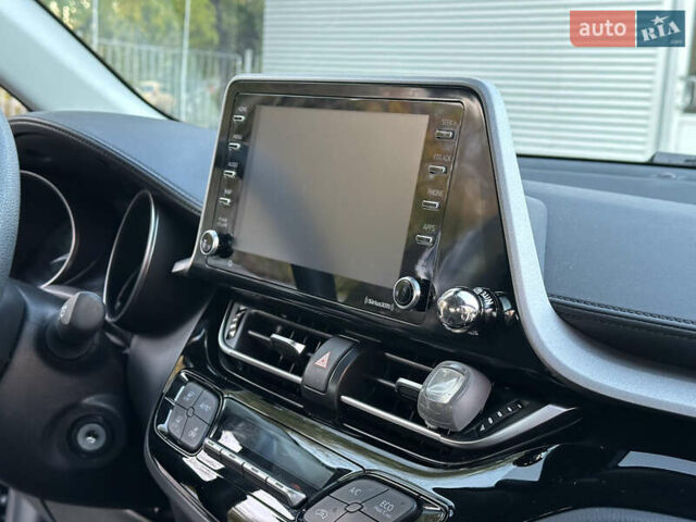 Серый Тойота C-HR, объемом двигателя 1.99 л и пробегом 60 тыс. км за 22500 $, фото 36 на Automoto.ua