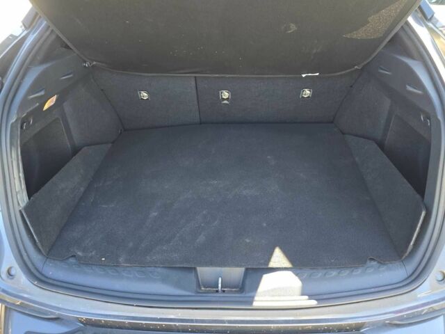 Серый Тойота C-HR, объемом двигателя 2 л и пробегом 32 тыс. км за 5300 $, фото 7 на Automoto.ua