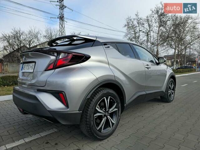 Серый Тойота C-HR, объемом двигателя 1.2 л и пробегом 60 тыс. км за 21900 $, фото 4 на Automoto.ua