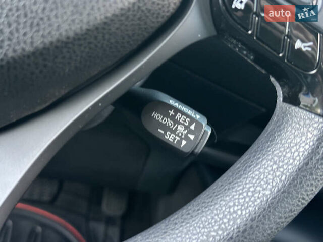 Серый Тойота C-HR, объемом двигателя 1.99 л и пробегом 60 тыс. км за 22500 $, фото 53 на Automoto.ua