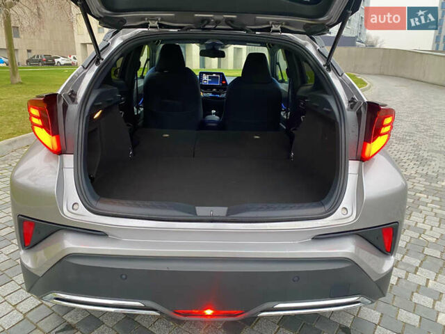 Серый Тойота C-HR, объемом двигателя 2 л и пробегом 76 тыс. км за 27000 $, фото 43 на Automoto.ua