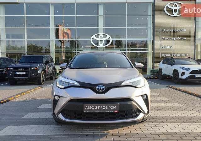 Серый Тойота C-HR, объемом двигателя 1.8 л и пробегом 81 тыс. км за 26309 $, фото 4 на Automoto.ua