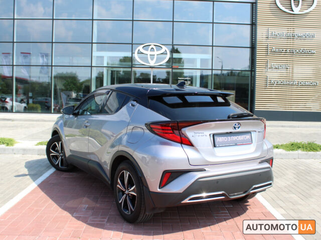 Серый Тойота C-HR, объемом двигателя 2 л и пробегом 53 тыс. км за 27805 $, фото 8 на Automoto.ua