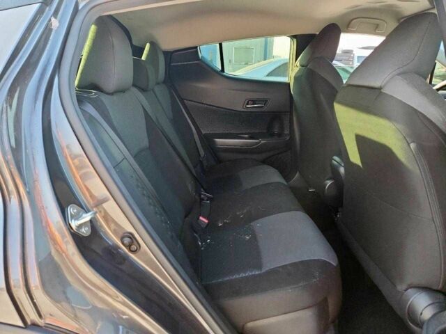 Серый Тойота C-HR, объемом двигателя 2 л и пробегом 25 тыс. км за 4100 $, фото 10 на Automoto.ua