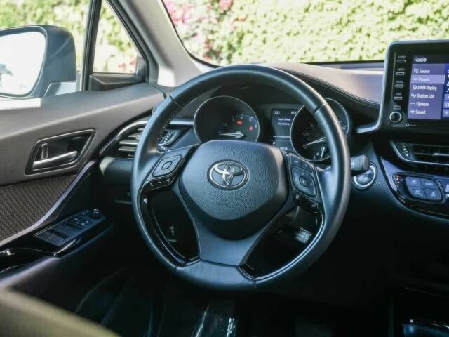 Серый Тойота C-HR, объемом двигателя 2 л и пробегом 33 тыс. км за 8400 $, фото 12 на Automoto.ua