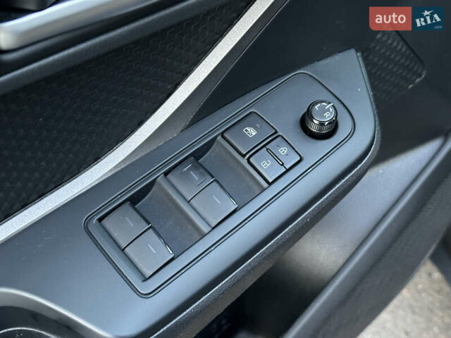 Серый Тойота C-HR, объемом двигателя 1.99 л и пробегом 60 тыс. км за 22500 $, фото 42 на Automoto.ua