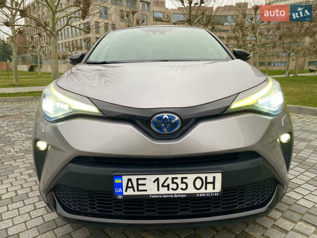 Серый Тойота C-HR, объемом двигателя 2 л и пробегом 76 тыс. км за 27000 $, фото 51 на Automoto.ua