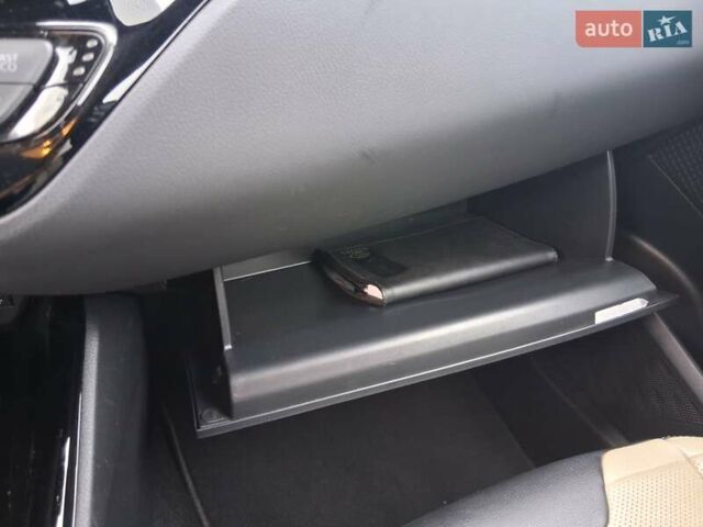 Серый Тойота C-HR, объемом двигателя 1.99 л и пробегом 32 тыс. км за 28200 $, фото 10 на Automoto.ua