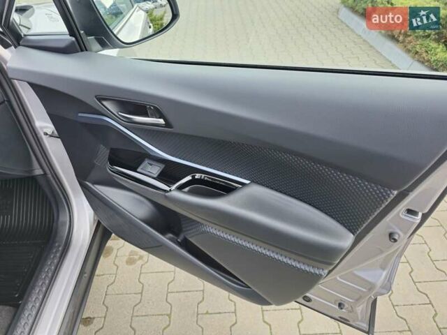 Серый Тойота C-HR, объемом двигателя 1.2 л и пробегом 60 тыс. км за 21900 $, фото 21 на Automoto.ua