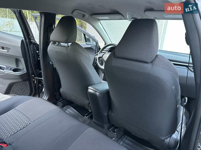 Серый Тойота C-HR, объемом двигателя 1.99 л и пробегом 60 тыс. км за 22500 $, фото 24 на Automoto.ua