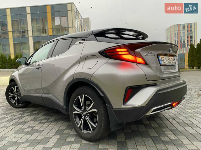 Серый Тойота C-HR, объемом двигателя 2 л и пробегом 76 тыс. км за 27000 $, фото 48 на Automoto.ua