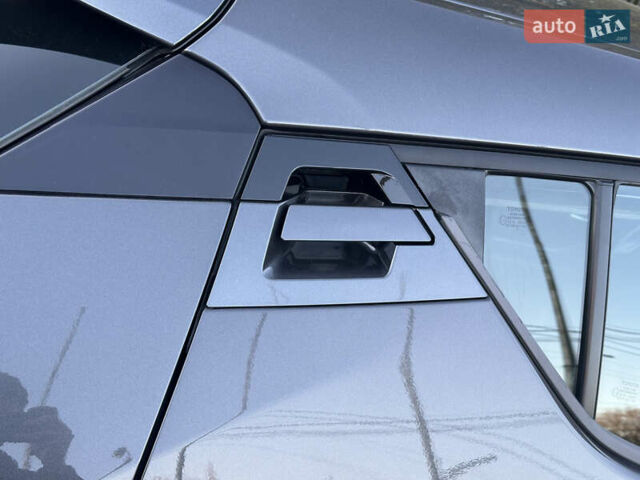 Серый Тойота C-HR, объемом двигателя 1.99 л и пробегом 60 тыс. км за 22500 $, фото 22 на Automoto.ua