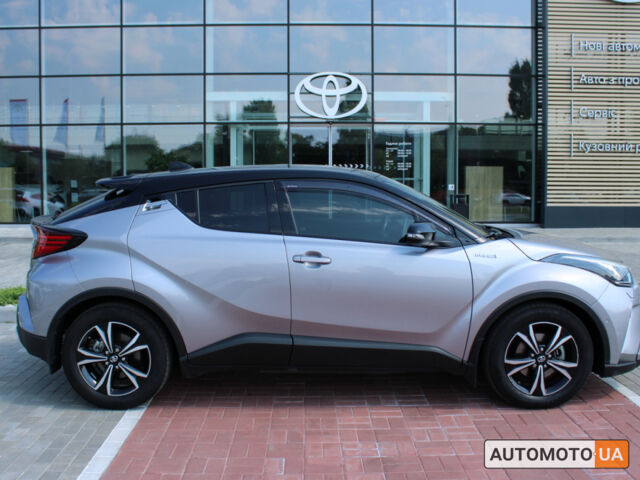 Серый Тойота C-HR, объемом двигателя 2 л и пробегом 53 тыс. км за 27805 $, фото 2 на Automoto.ua