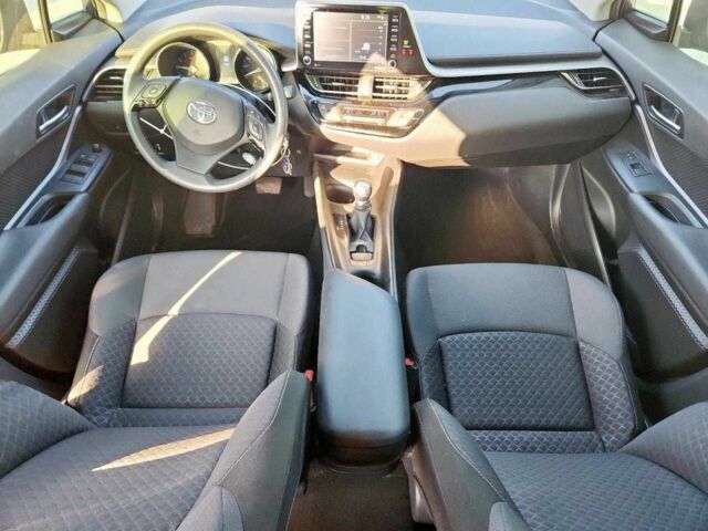 Серый Тойота C-HR, объемом двигателя 2 л и пробегом 25 тыс. км за 4100 $, фото 7 на Automoto.ua