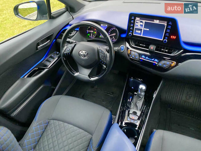 Серый Тойота C-HR, объемом двигателя 2 л и пробегом 76 тыс. км за 27000 $, фото 17 на Automoto.ua