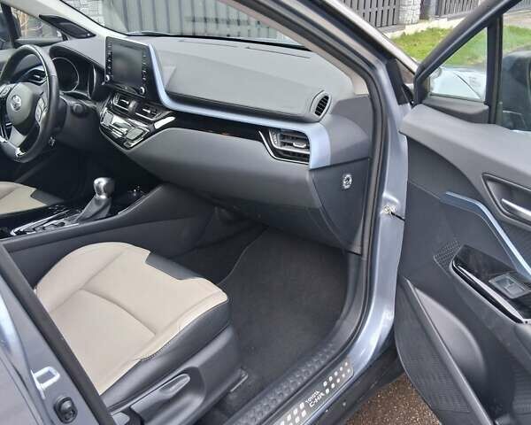 Серый Тойота C-HR, объемом двигателя 1.99 л и пробегом 32 тыс. км за 28200 $, фото 8 на Automoto.ua