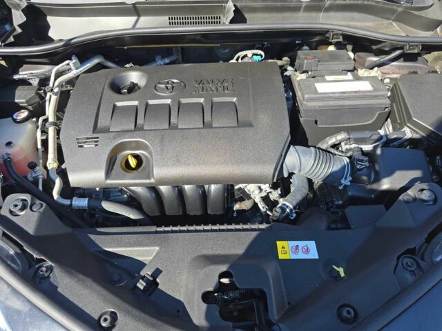 Серый Тойота C-HR, объемом двигателя 2 л и пробегом 32 тыс. км за 5300 $, фото 6 на Automoto.ua