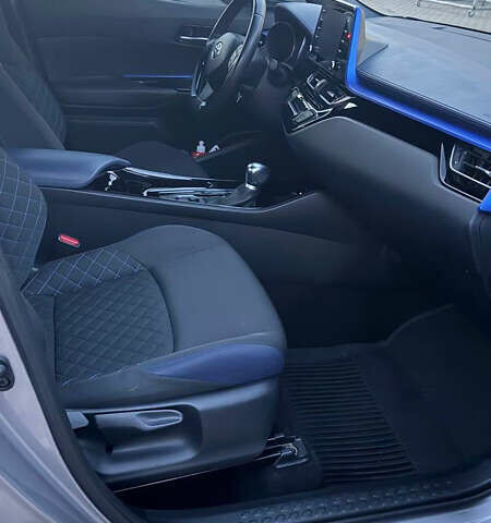 Серый Тойота C-HR, объемом двигателя 1.99 л и пробегом 67 тыс. км за 21500 $, фото 5 на Automoto.ua